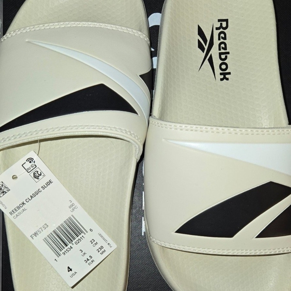 NWT - Reebok Classic Slide 'Alabaster' Sandals FW5753